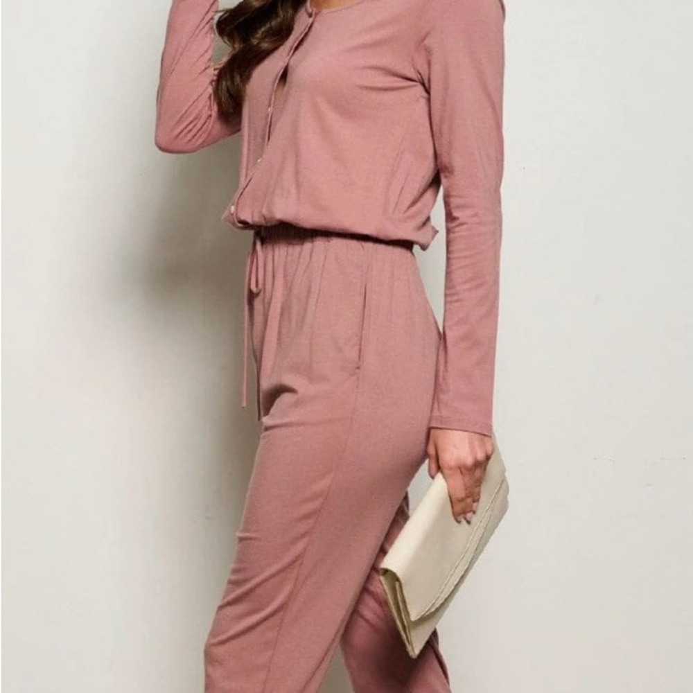 WOMEN'S LONG SLEEVE ELASTIC WAIST POCKETS SELF TIE JUMPSUIT IN MAUVE - Picture 2 of 3